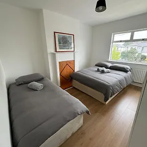 Nice Triple At 2 Iveragh Rd-7 , Dublin Ireland